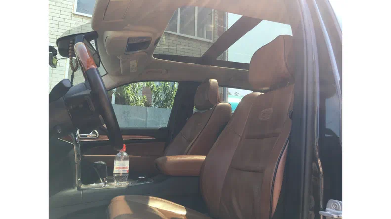 Jeep Grand Cherokee 2011 - 9