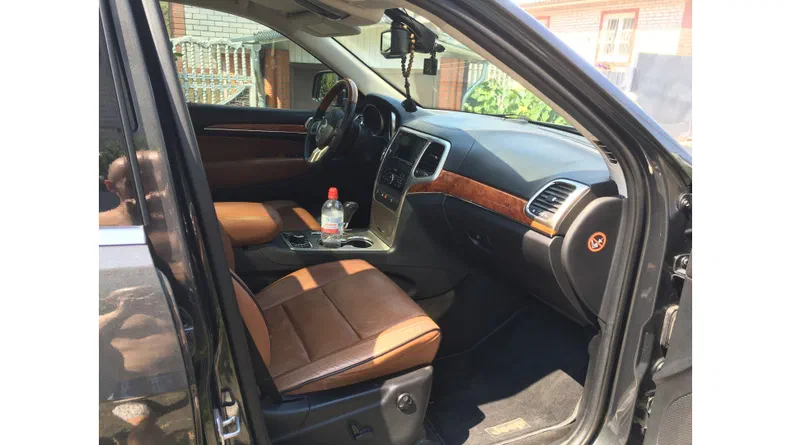 Jeep Grand Cherokee 2011 - 10