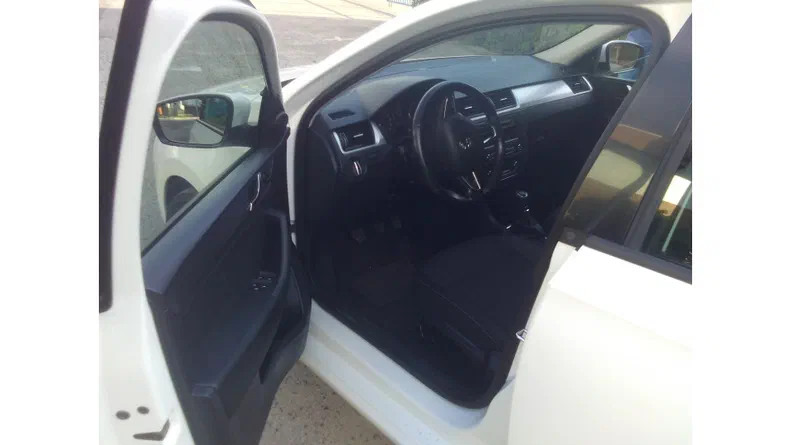 Skoda Rapid 2013 - 5