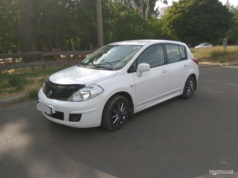 Nissan Tiida 2012