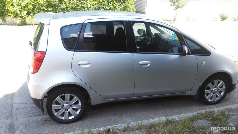 Mitsubishi Colt 2009