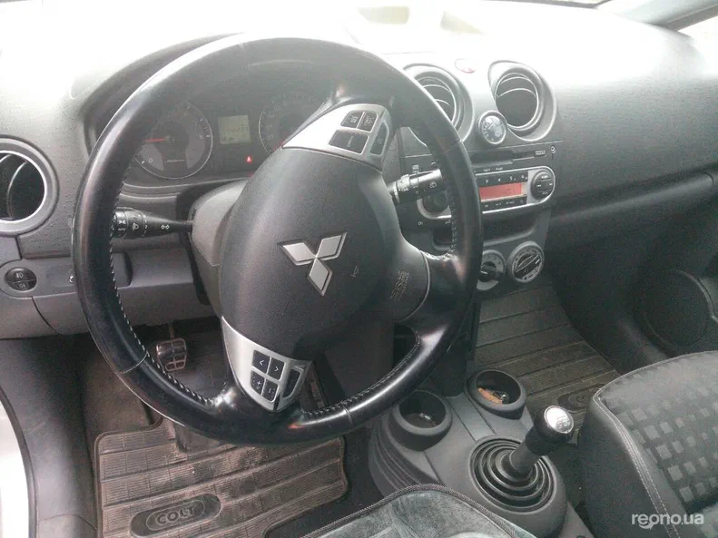 Mitsubishi Colt 2009 - 5