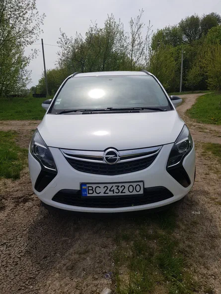 Opel Zafira 2015
