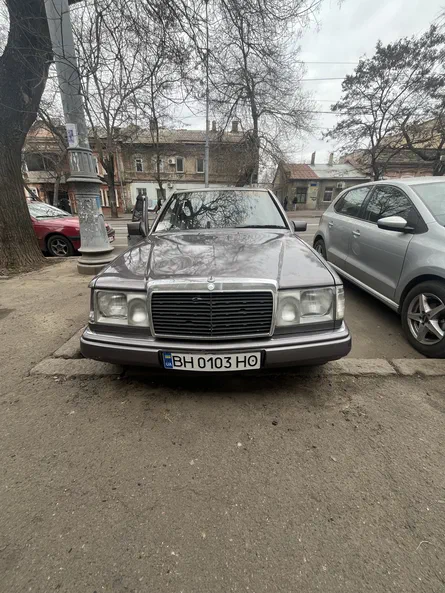 Mercedes-Benz W124 1990