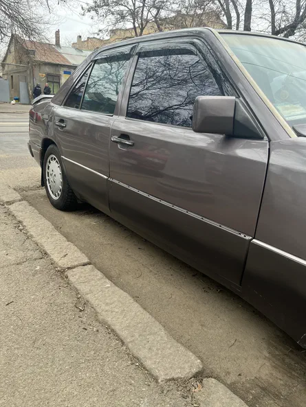 Mercedes-Benz W124 1990 - 9