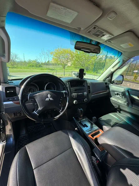 Mitsubishi Pajero 2008 - 9