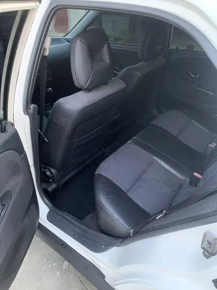 Mitsubishi Carisma 2002 - 8