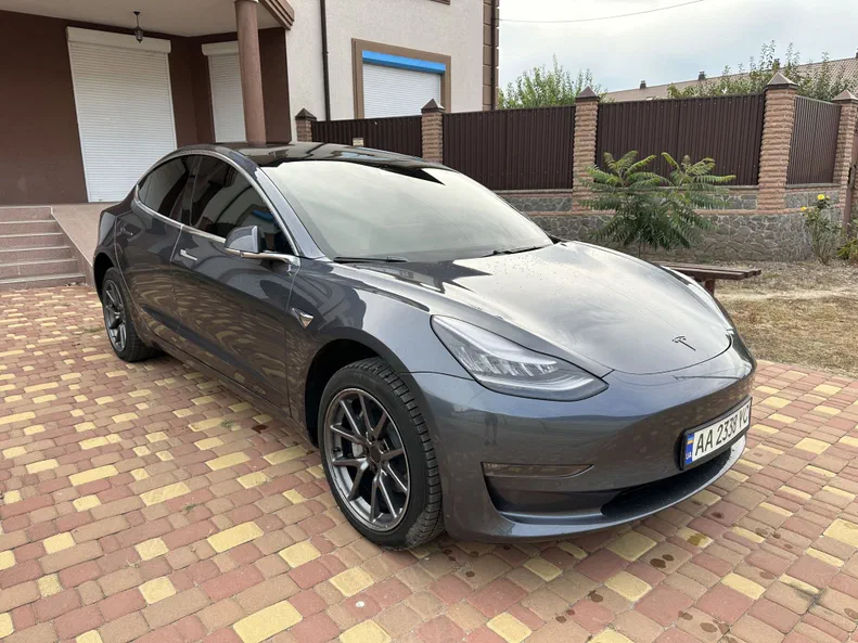 Tesla Model 3 2019