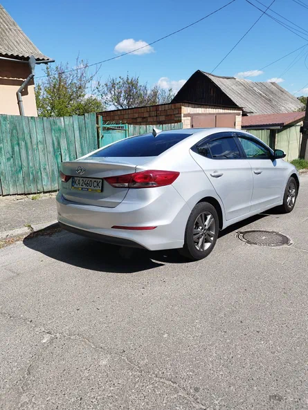 Hyundai Elantra 2018