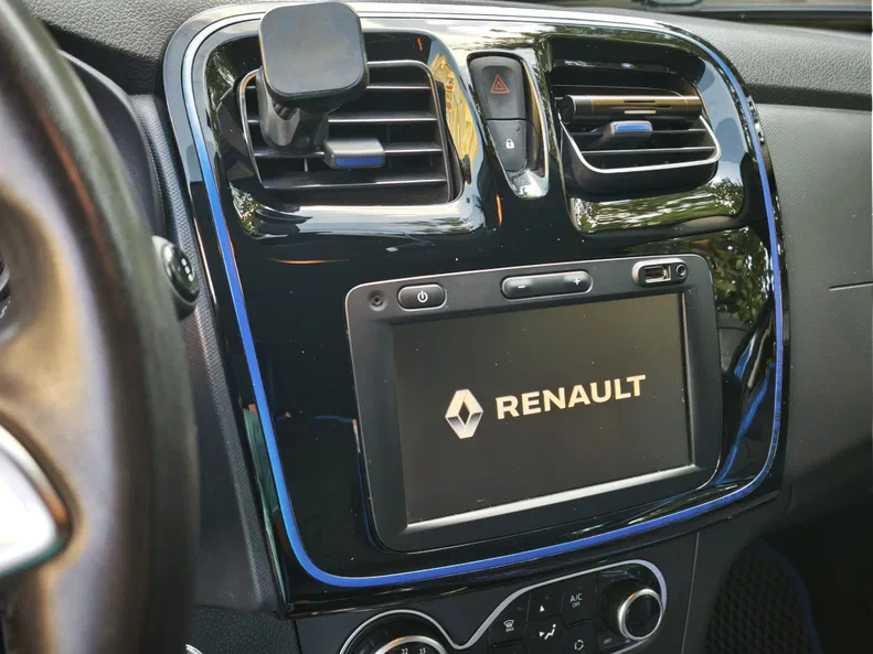 Renault Sandero 2020 - 23