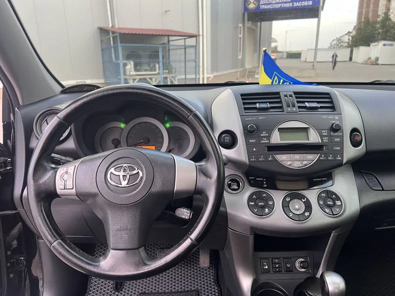 Toyota RAV4 2008 - 8