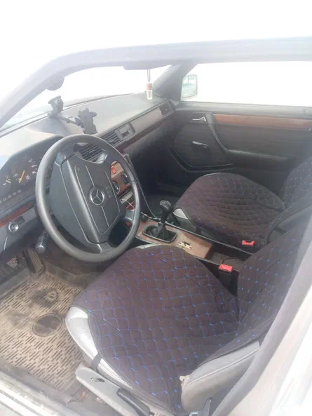 Mercedes-Benz E-Класс 1992