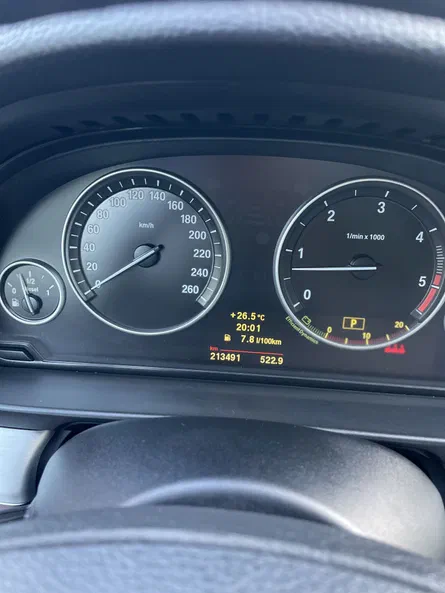 BMW 5 серія 2010 - 24