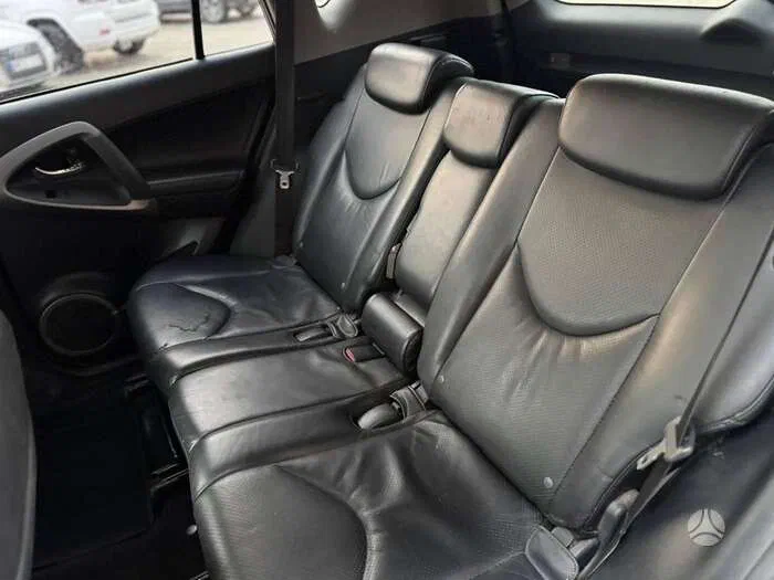 Toyota RAV4 2007 - 8