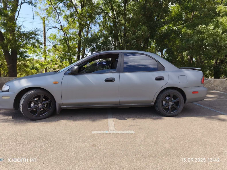 Mazda 323 1996