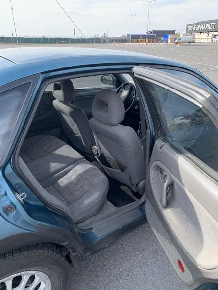 Mitsubishi Carisma 2002 - 17