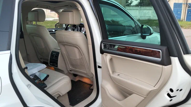 Volkswagen Touareg 2011 - 16