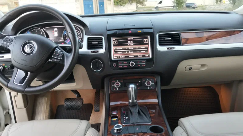 Volkswagen Touareg 2011 - 12