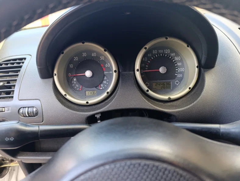 Volkswagen Polo 2000 - 9