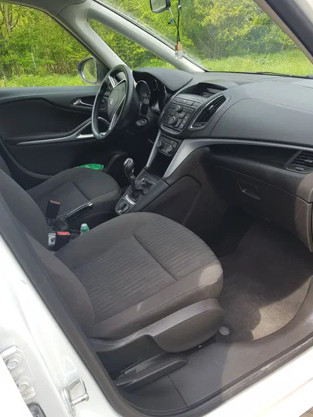 Opel Zafira 2015 - 6