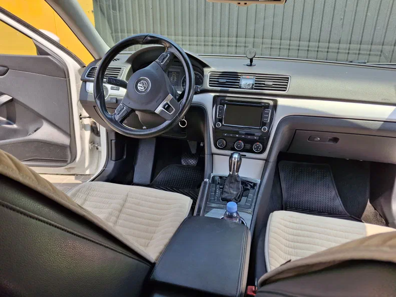 Volkswagen Passat 2012 - 7