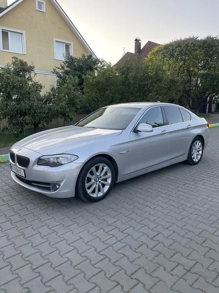 BMW 5 серія 2010 - 21