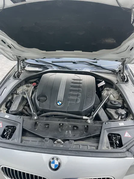 BMW 5 серія 2010 - 26