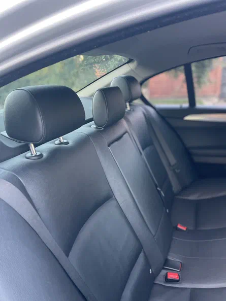 BMW 5 серія 2010 - 15