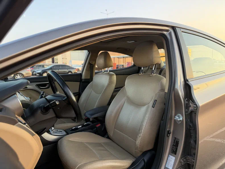 Hyundai Elantra 2012 - 8