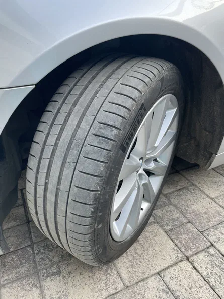 BMW 5 серія 2010 - 25