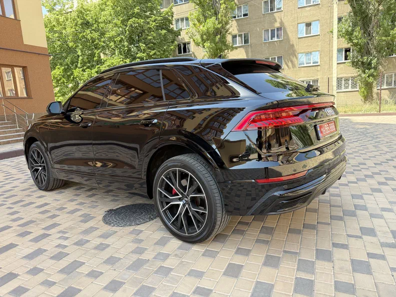 Audi Q8 2019 - 9