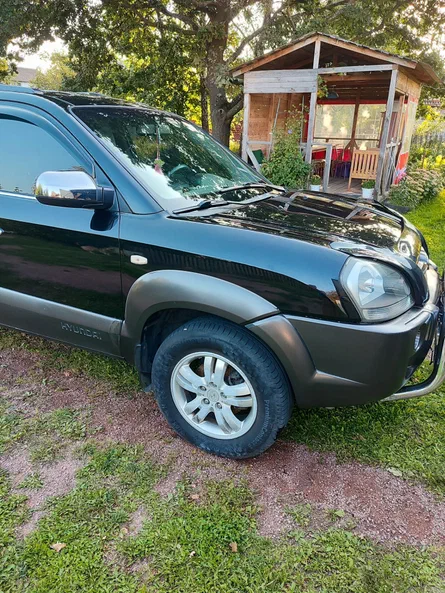 Hyundai Tuscani 2004