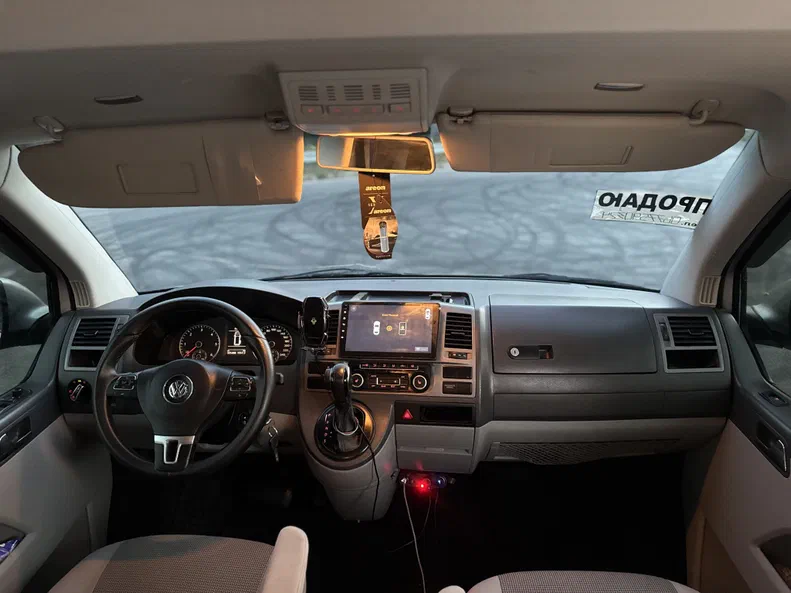 Volkswagen Caravelle 2012 - 5