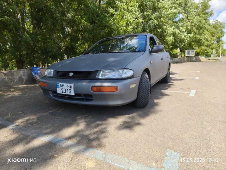Mazda 323 1996