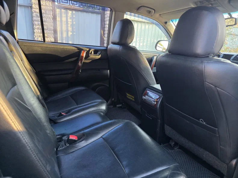 Toyota Highlander 2011 - 5