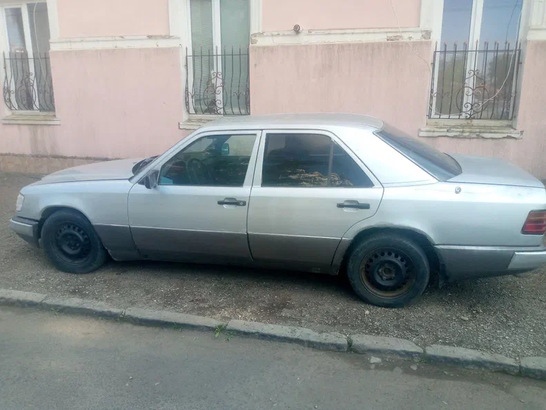 Mercedes-Benz E-Клас 1992 - 5