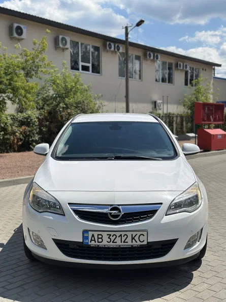 Opel Astra 2011
