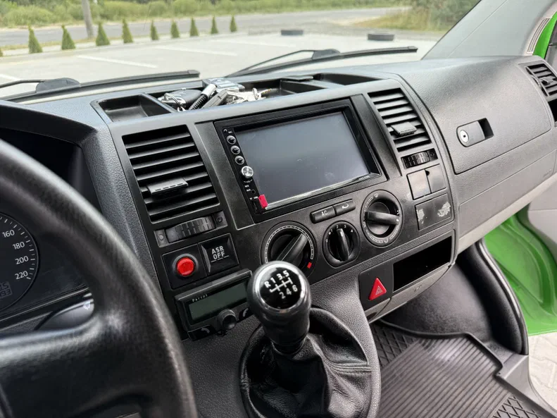 Volkswagen Transporter 2009 - 23