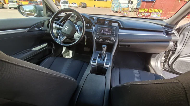 Honda Civic 2018 - 16
