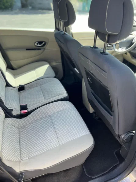 Renault Scenic 2011 - 17