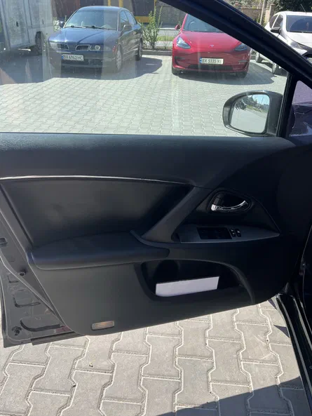 Toyota Avensis 2011 - 9