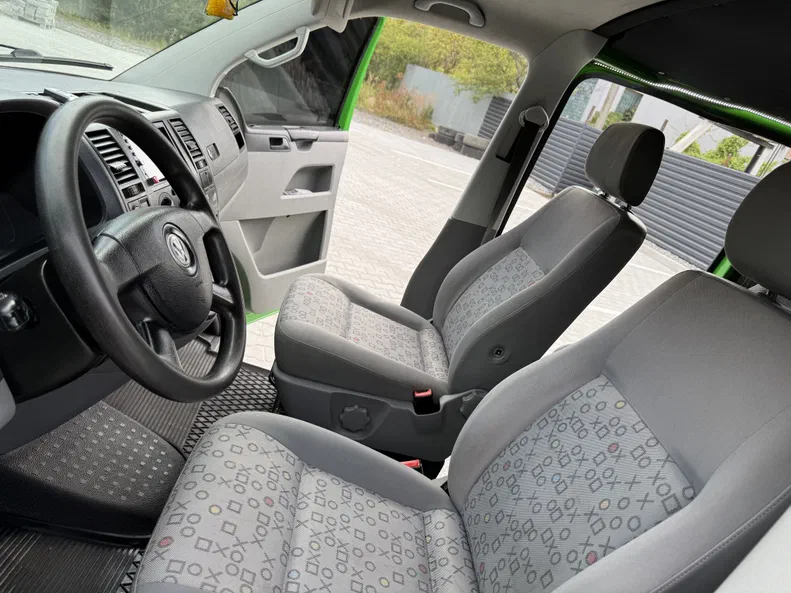 Volkswagen Transporter 2009 - 11