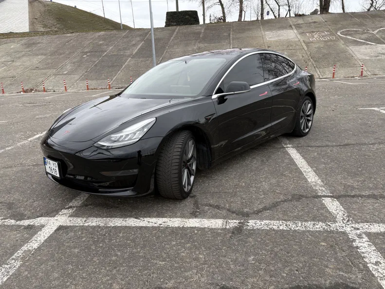 Tesla Model 3 2019