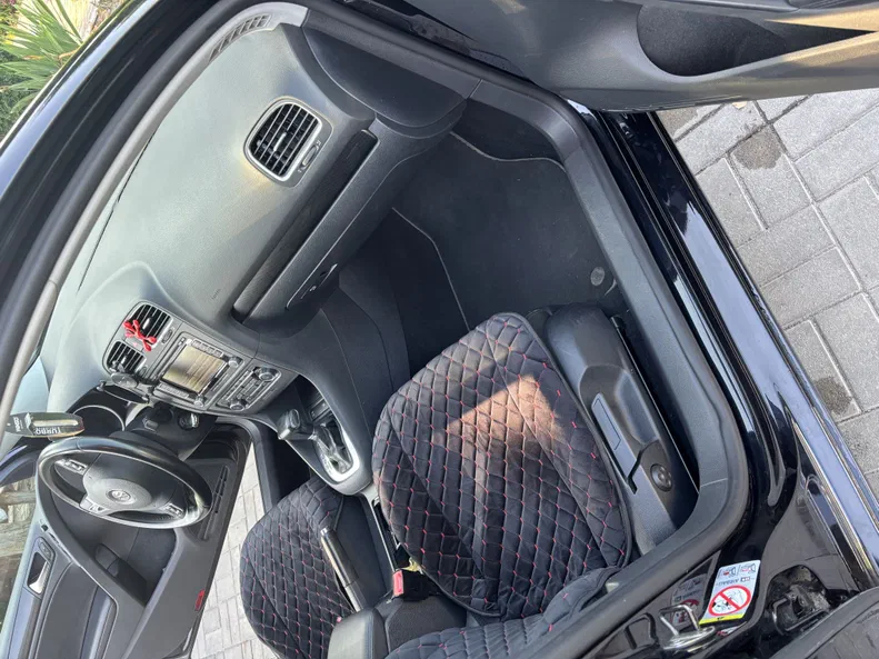 Volkswagen Golf 2010 - 13