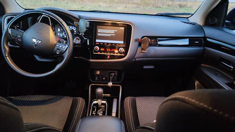 Mitsubishi Outlander 2021 - 8