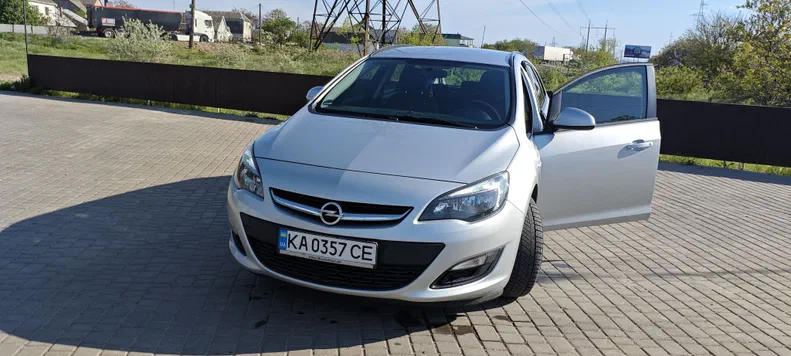 Opel Astra 2012