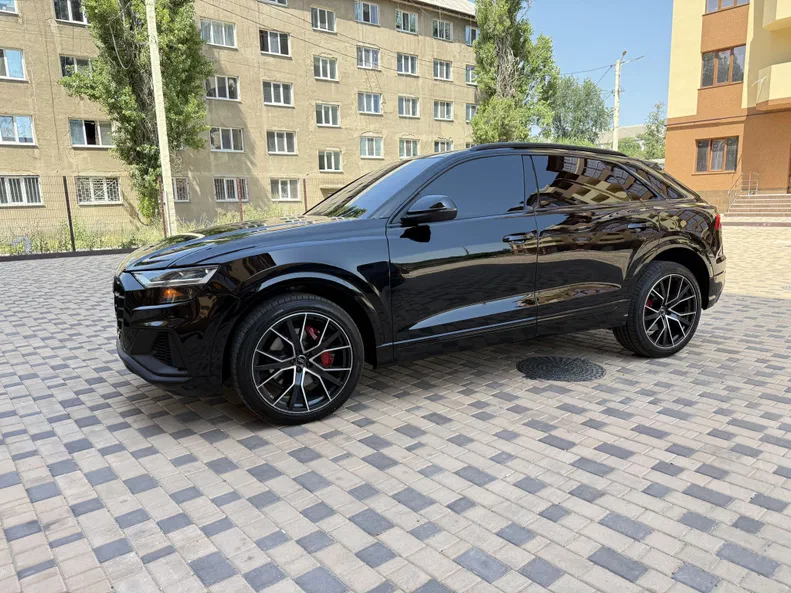 Audi Q8 2019 - 12