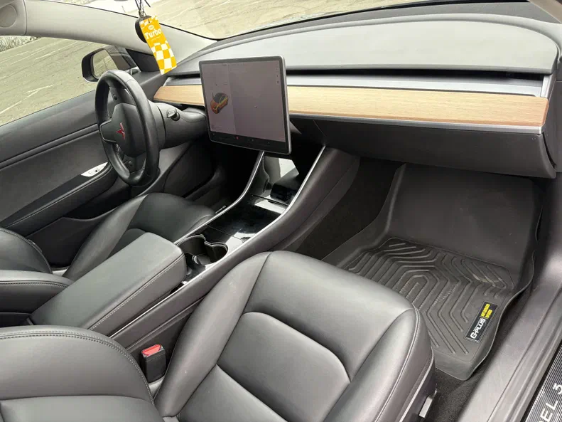 Tesla Model 3 2019 - 6