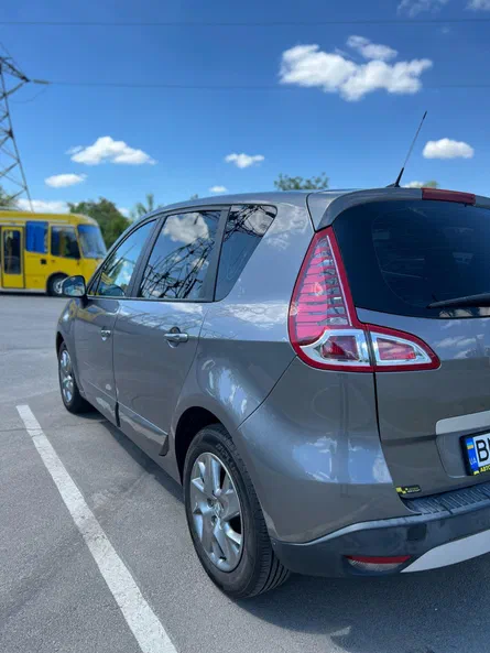 Renault Scenic 2011 - 16