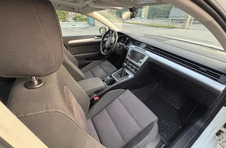 Volkswagen Passat 2015 - 6